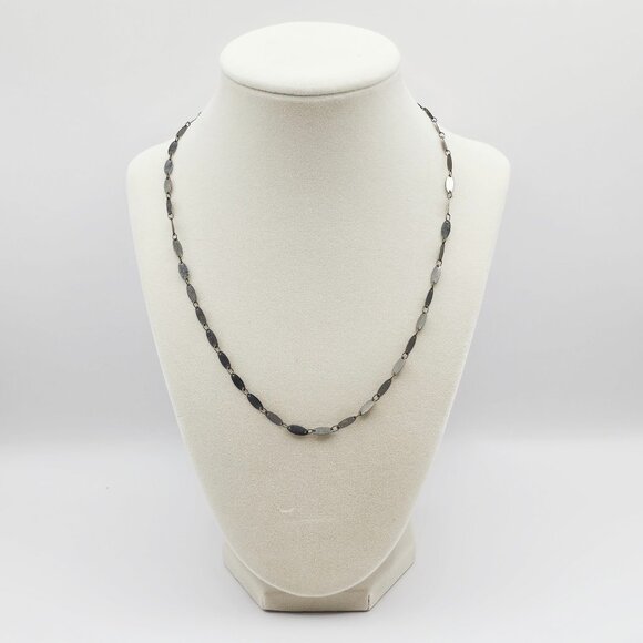 Simple Silver Tone Necklace - Picture 1 of 4